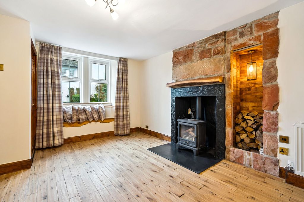 Property photo 2 of 27