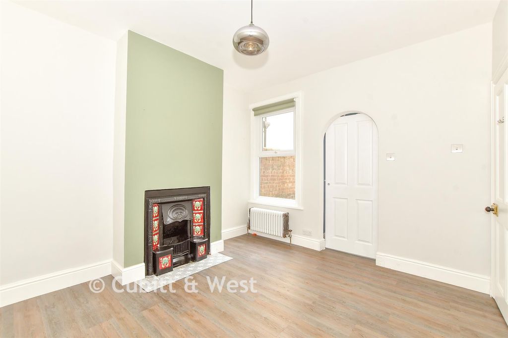 Property photo 3 of 10 Dining Room