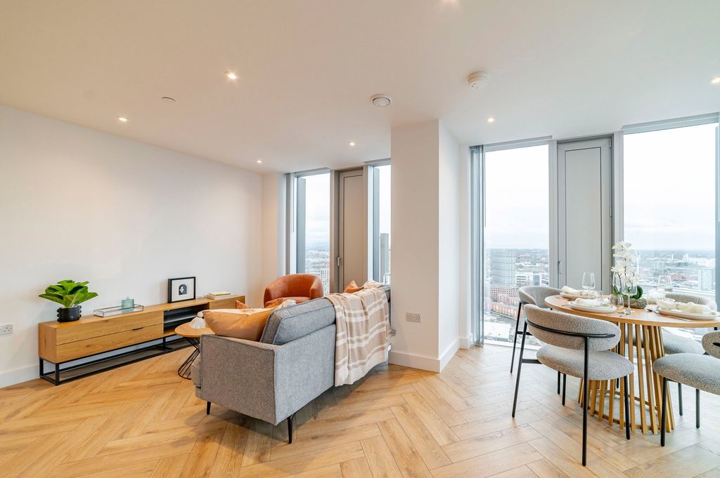 Property photo 3 of 36