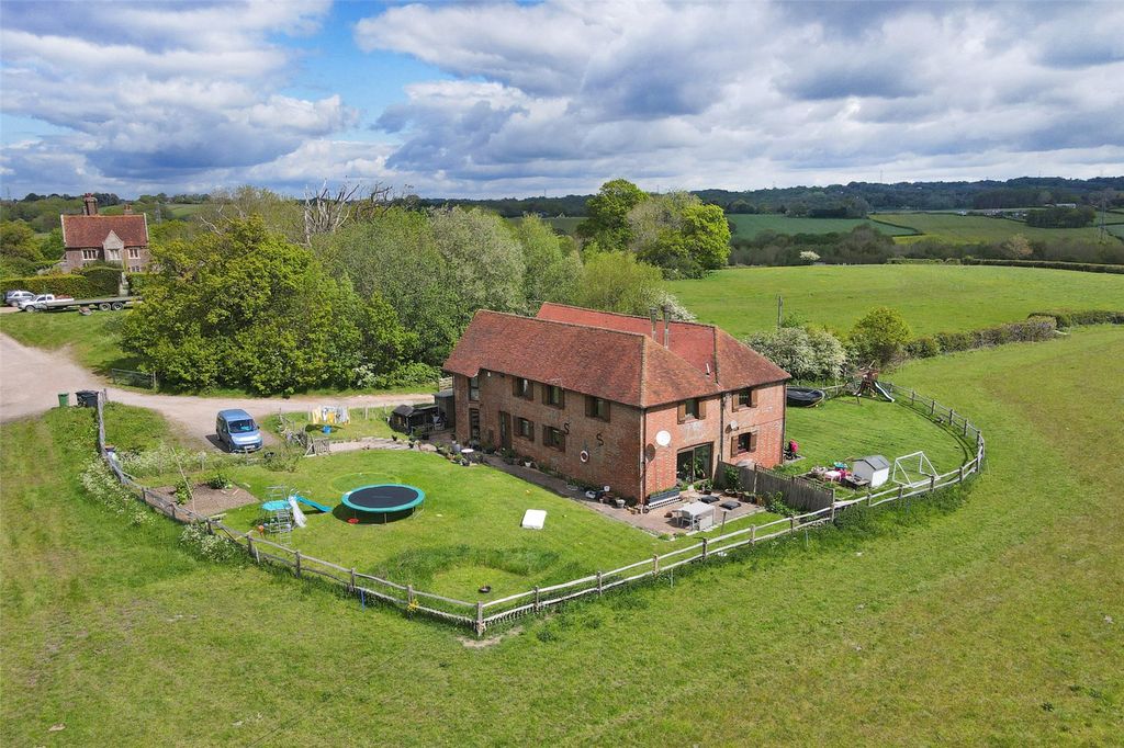 Property photo 1 of 7 West Oast