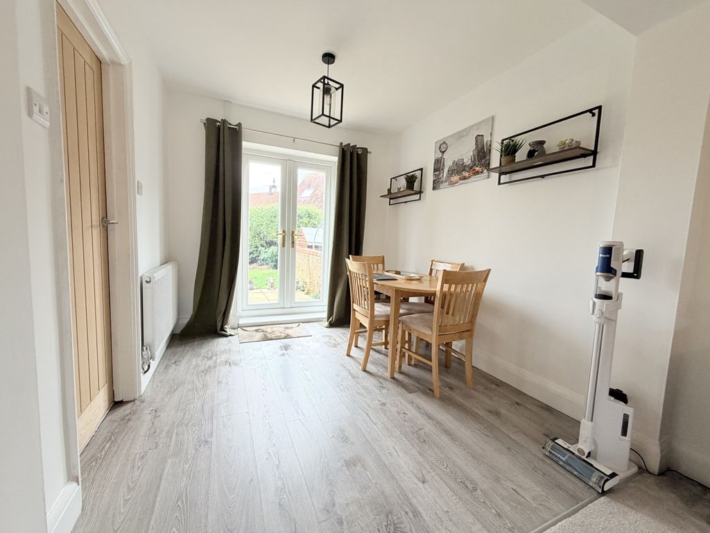 Property photo 3 of 11 Img_9348