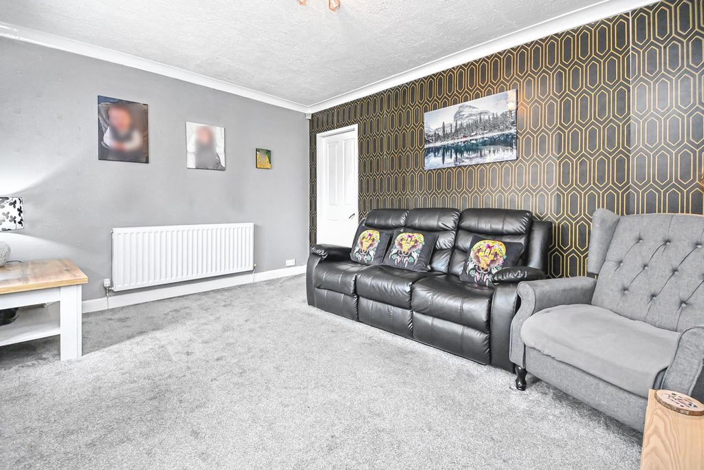 Property photo 3 of 28 18 Arundel Street, Wardley, Manchester, Lancashire