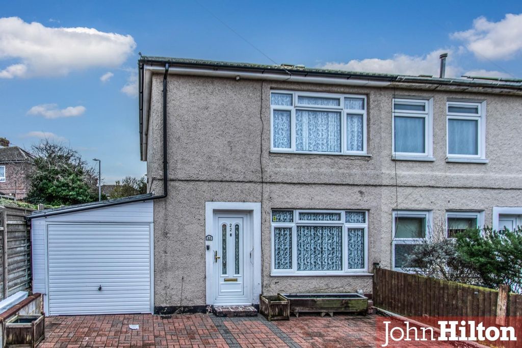 Property photo 1 of 12 Glynde Road3.Jpg