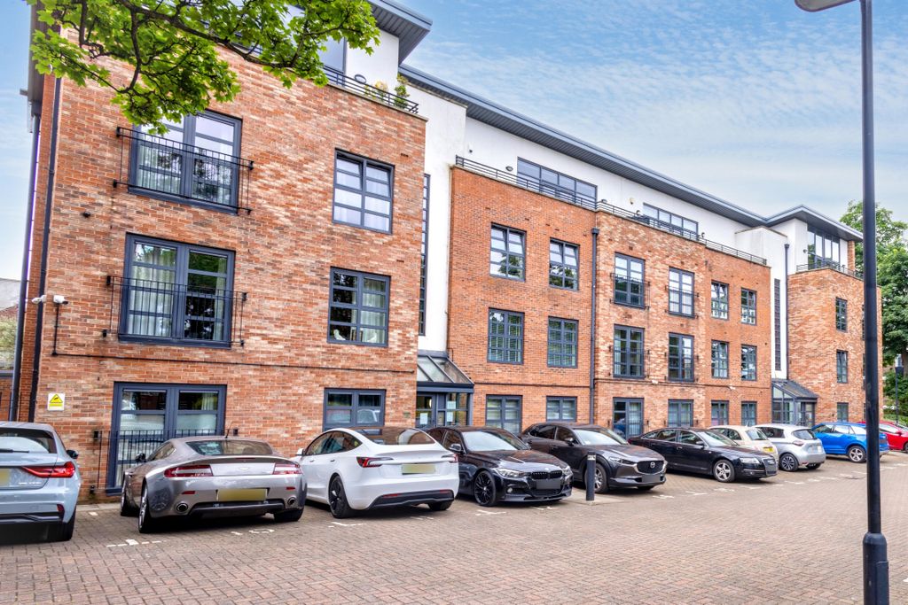 Property photo 1 of 15 Apartment 7, Thornlea Court, 12 Thornhill Park, Sunderland, Sr2 7Jz