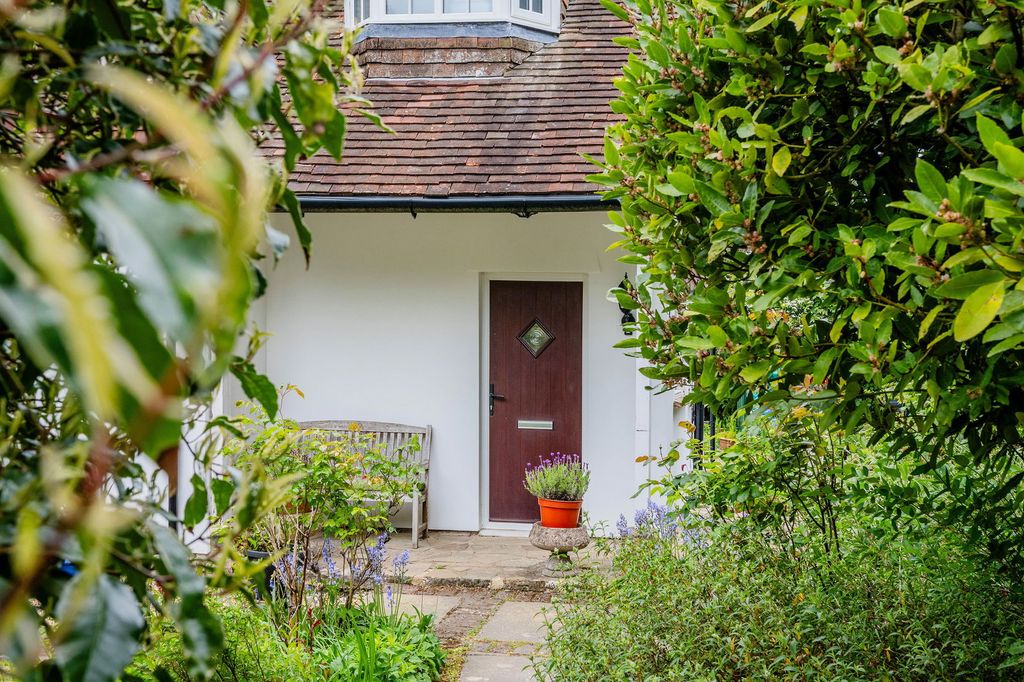 Property photo 2 of 29