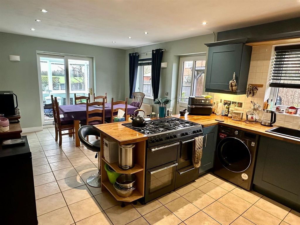 Property photo 2 of 29