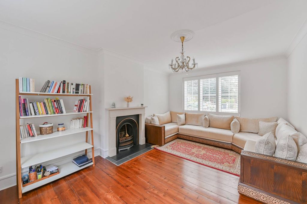 Property photo 2 of 18