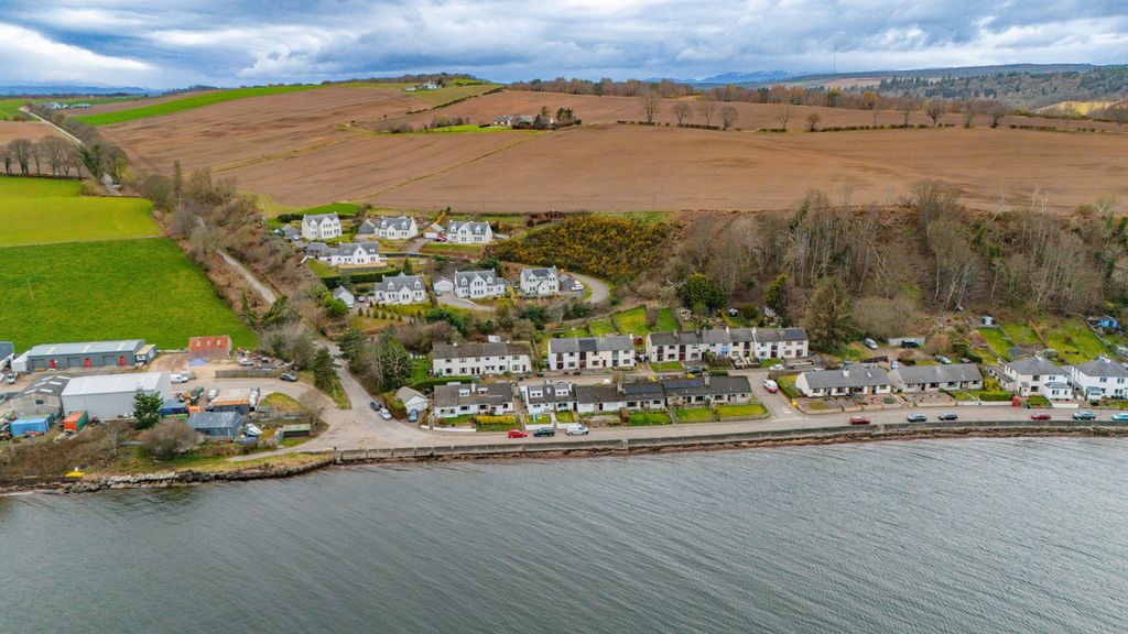 Property photo 2 of 37