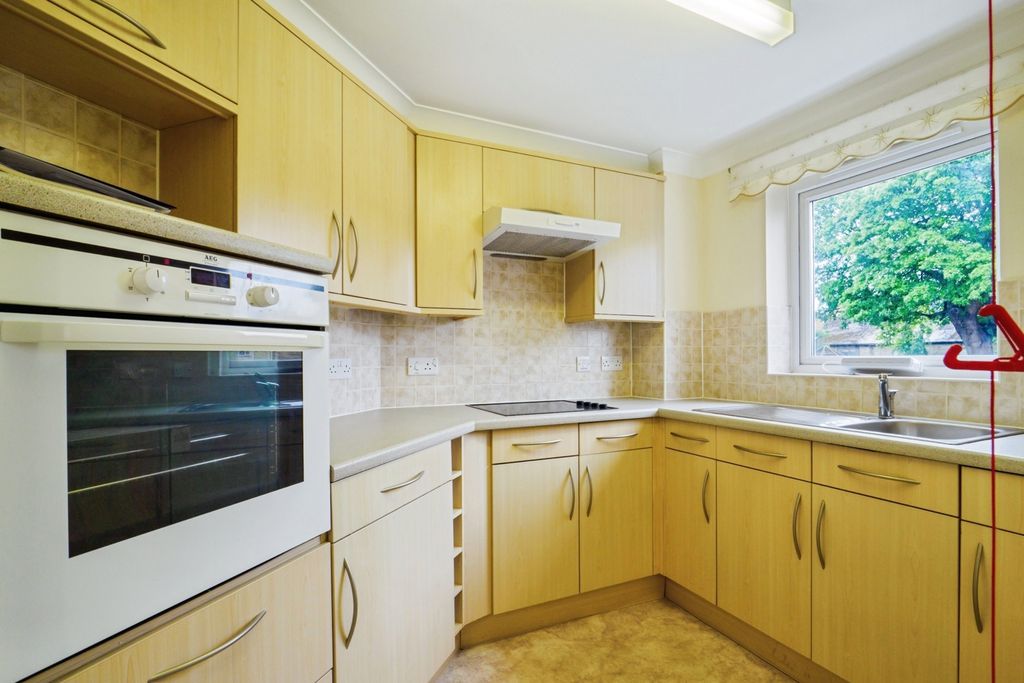 Property photo 3 of 15 Kitchen