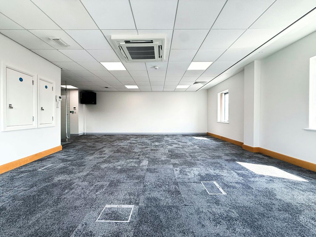 Property photo 2 of 8 1 Ashey Road_Office To Let-3.Jpg