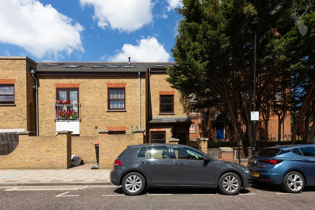 Property photo 1 of 8
