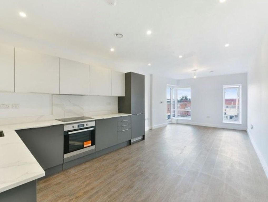 Property photo 1 of 3 2 Bed Flat To Rent Dominion Road, Southall Ub2