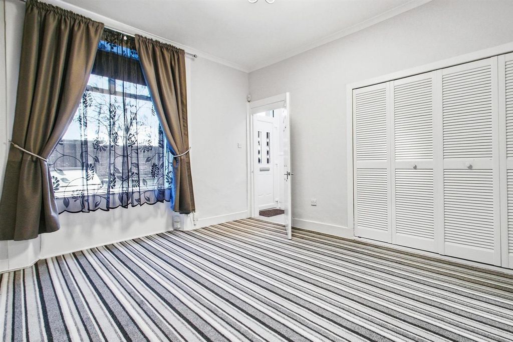 Property photo 2 of 23