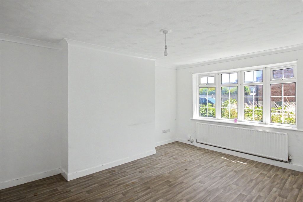 Property photo 3 of 12 Picture No. 04