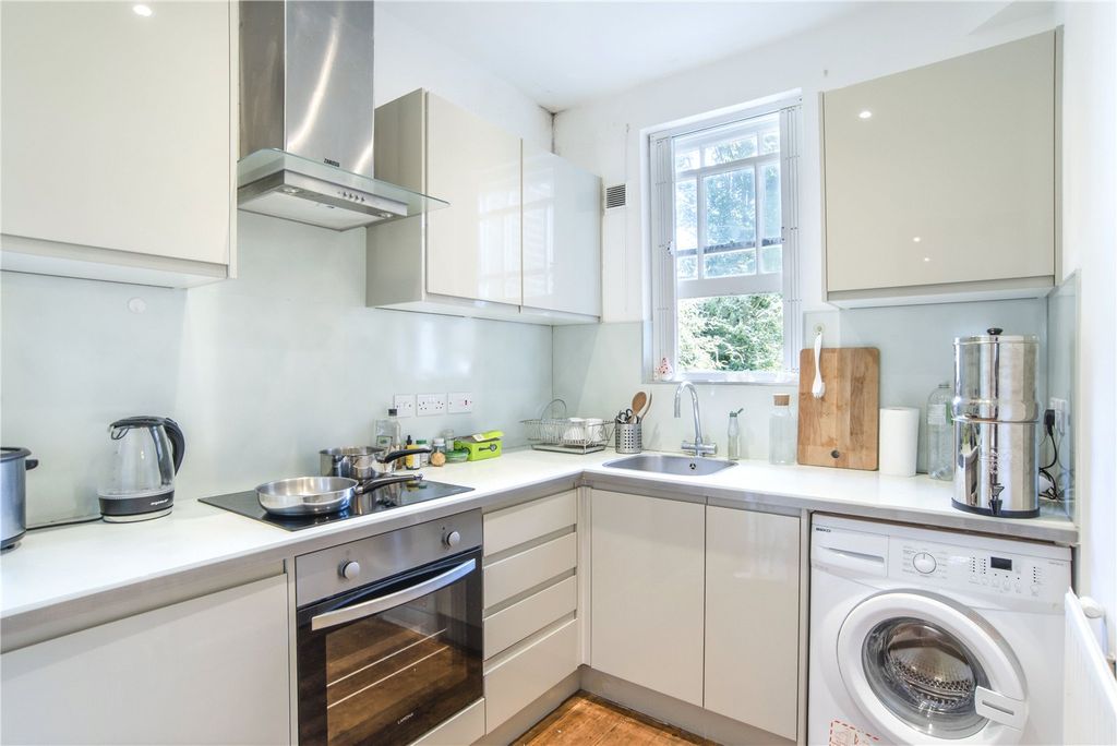 Property photo 3 of 6 Kitchen