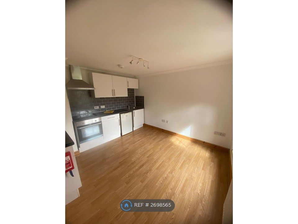 Property photo 1 of 11 Living/Kitchen