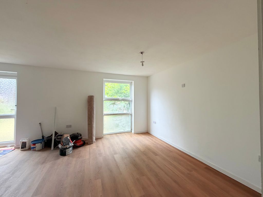 Property photo 3 of 14 Image