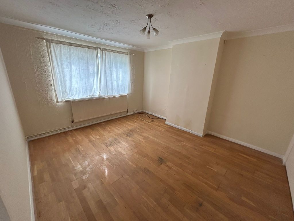 Property photo 3 of 6