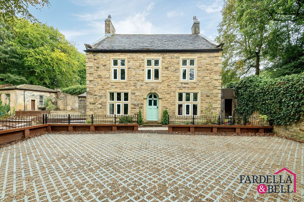 Property photo 1 of 30