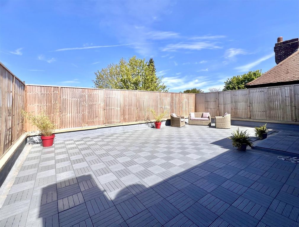 Property photo 1 of 10 Roof Terrace.Jpeg