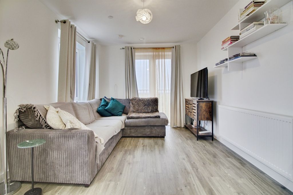 Property photo 3 of 16