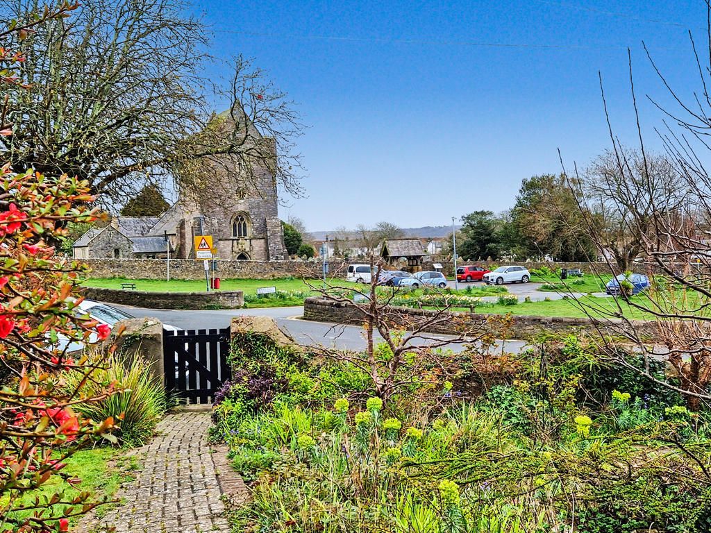 Property photo 2 of 37