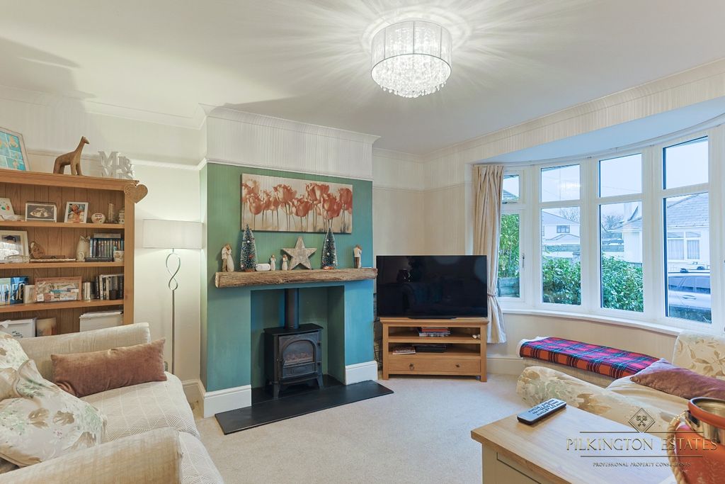 Property photo 2 of 13 4599882