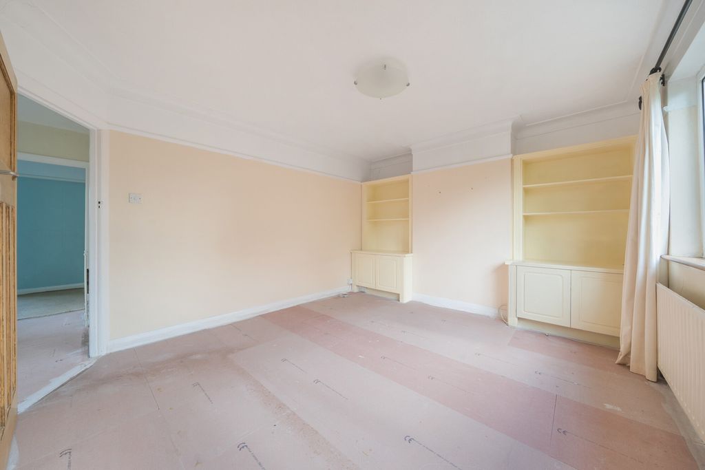 Property photo 3 of 16 1319494-21-686B91...