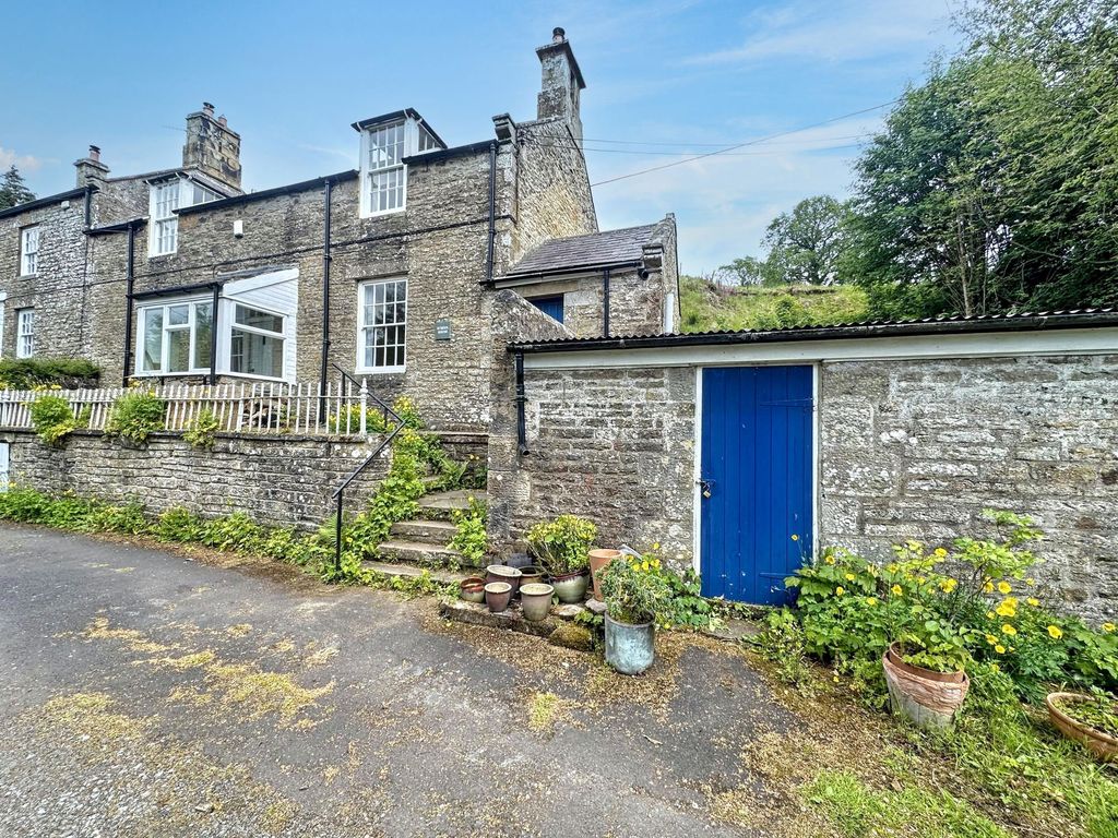 Property photo 1 of 21