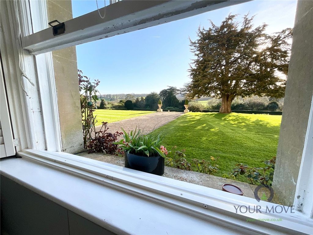 Property photo 3 of 34 Picture No. 14