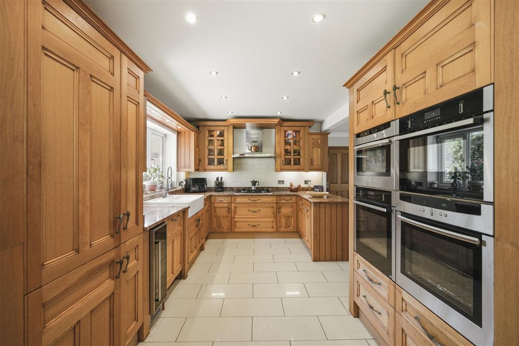 Property photo 2 of 26 06-P1068546.Jpg