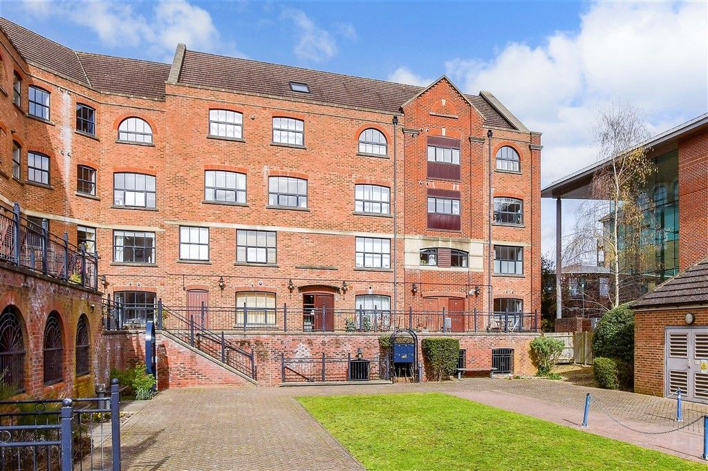 Property photo 2 of 18 External (Web) ::