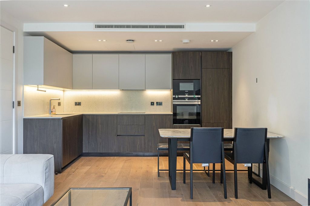 Property photo 2 of 11 Kitchen/Dining
