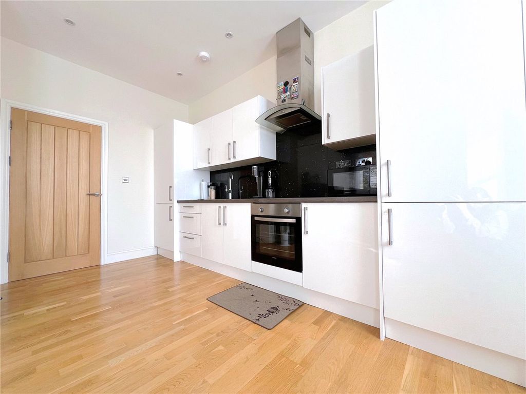 Property photo 3 of 10 Picture No. 04