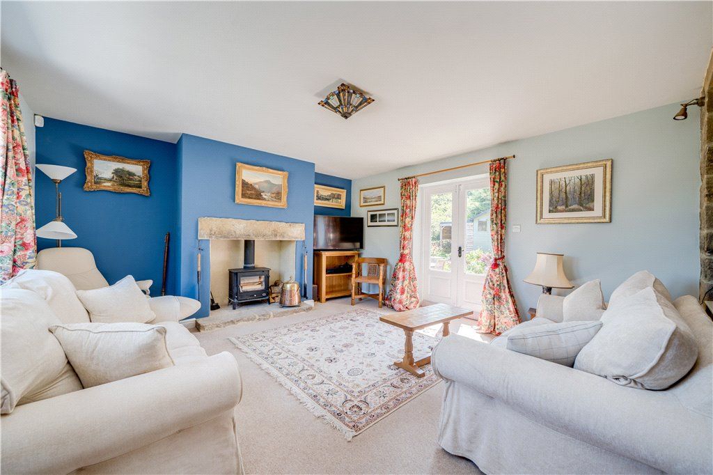 Property photo 3 of 27 Sitting Room