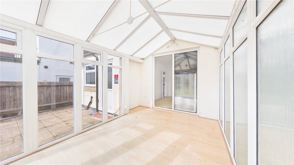 Property photo 3 of 28 Picture No. 11