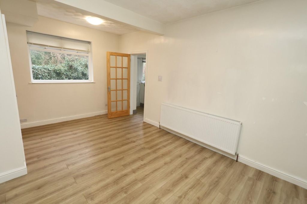 Property photo 3 of 15 18.Jpg