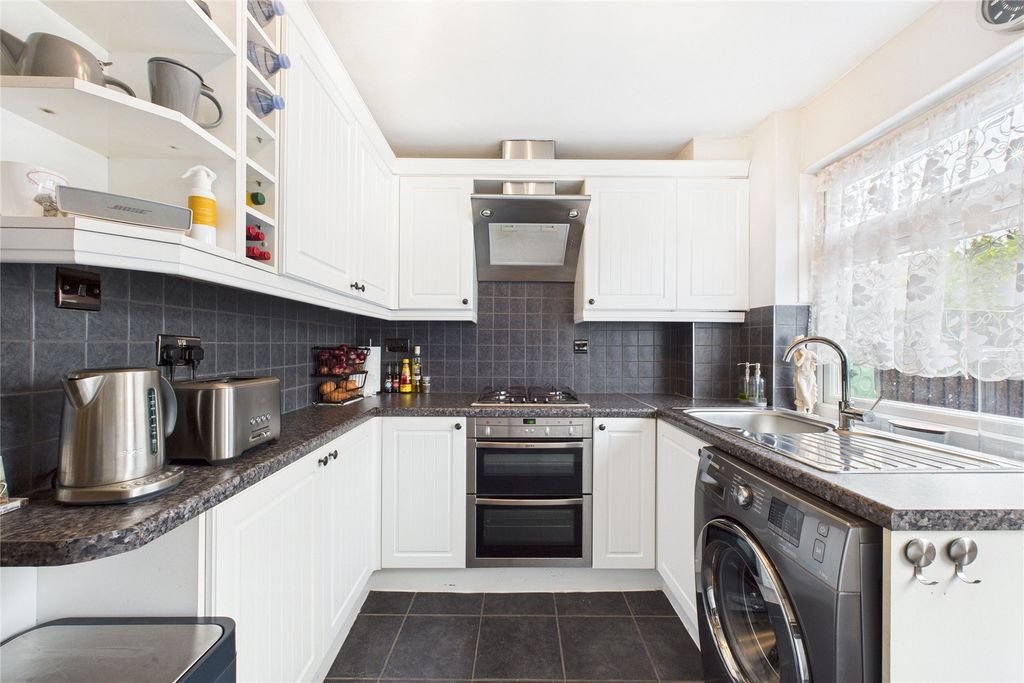 Property photo 3 of 10 Picture No. 06