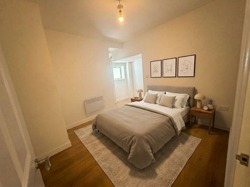 Property photo 3 of 3