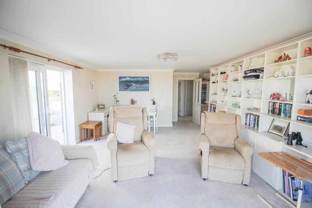 Additional image 11 of 3 bed flat for saleRoyal Sands, Beach Road, Weston-Super-Mare BS23