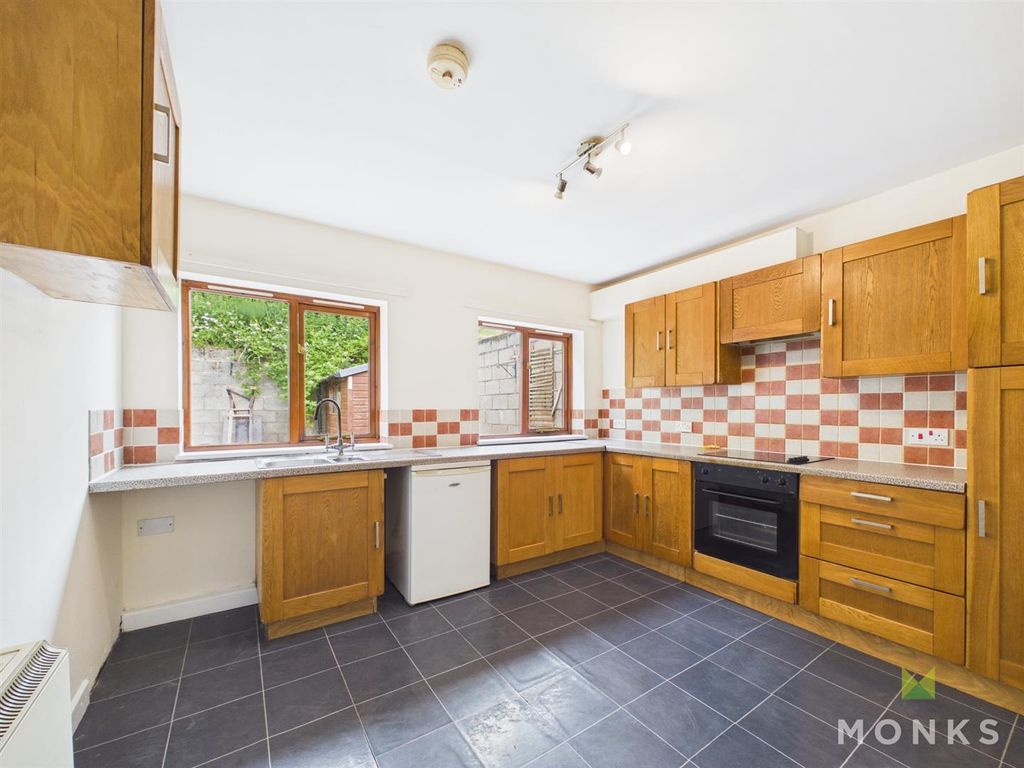 Property photo 3 of 8 Cam01520G0-Pr0418-Still002.Jpg
