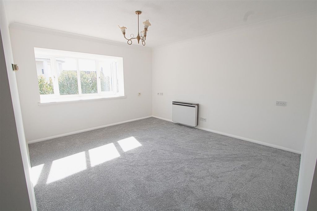 Property photo 2 of 15 Lounge New 2.Jpg