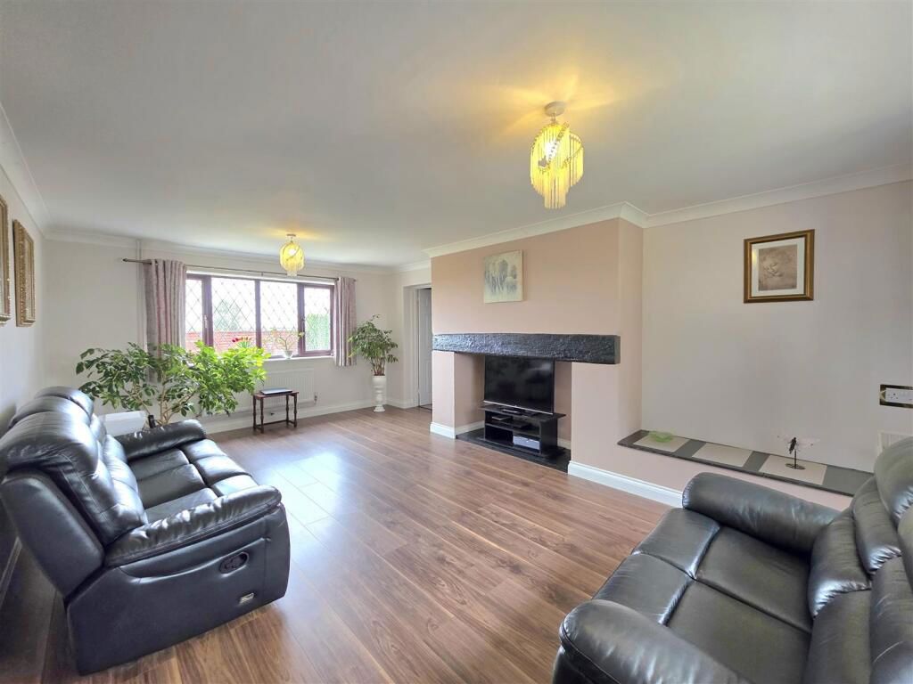 Property photo 3 of 33