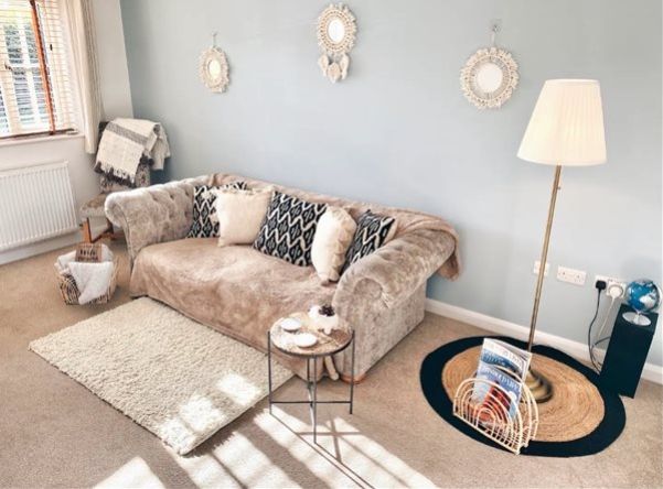 Property photo 2 of 8 Lounge 2