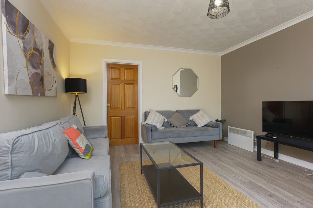 Property photo 3 of 25