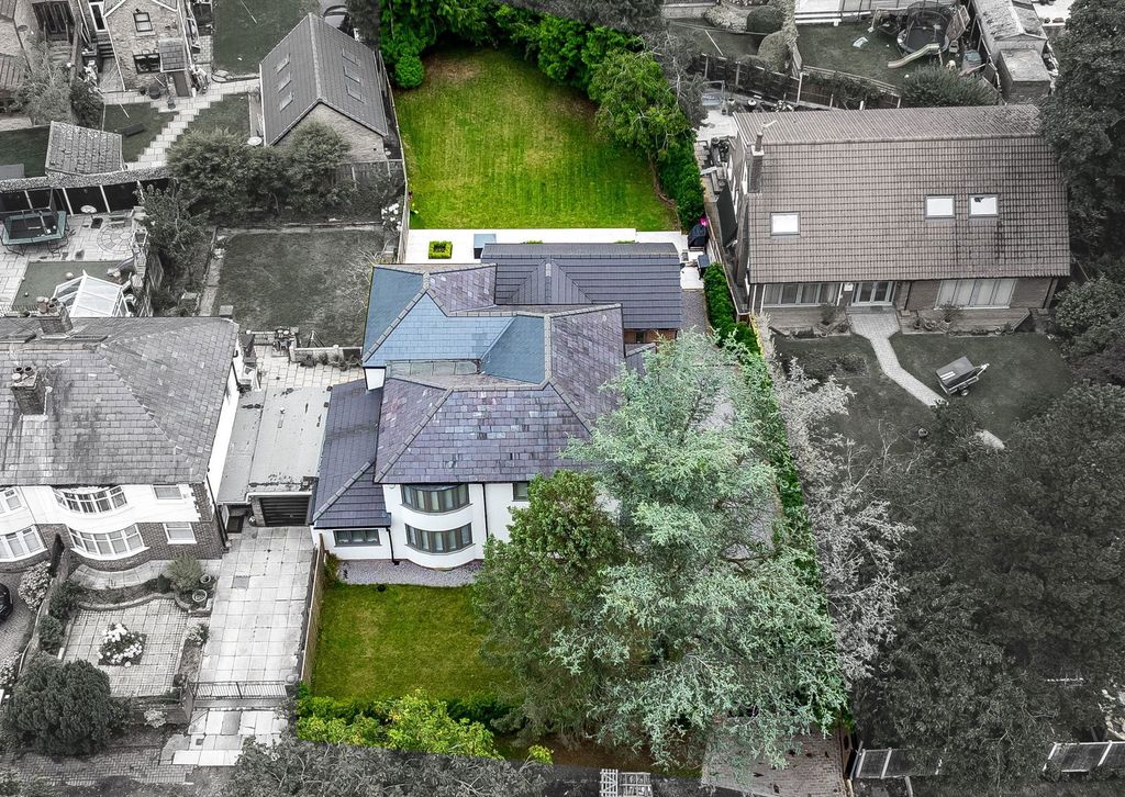 Property photo 1 of 42