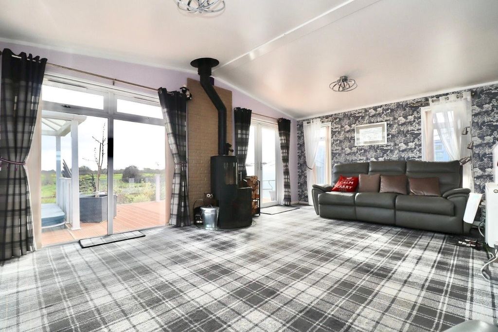 Property photo 3 of 23 Living Room