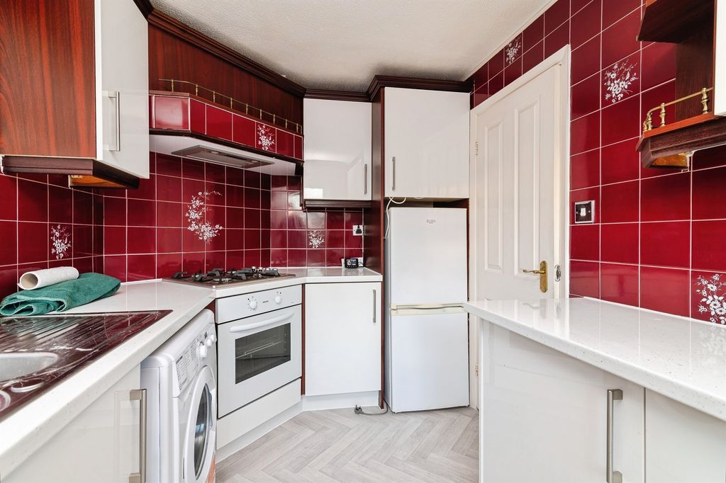 Property photo 2 of 22