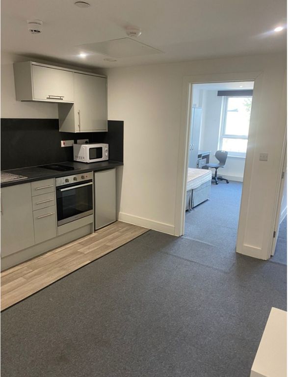 Property photo 2 of 5 A Modern Kitchenette With Ample Space For Cooking ...