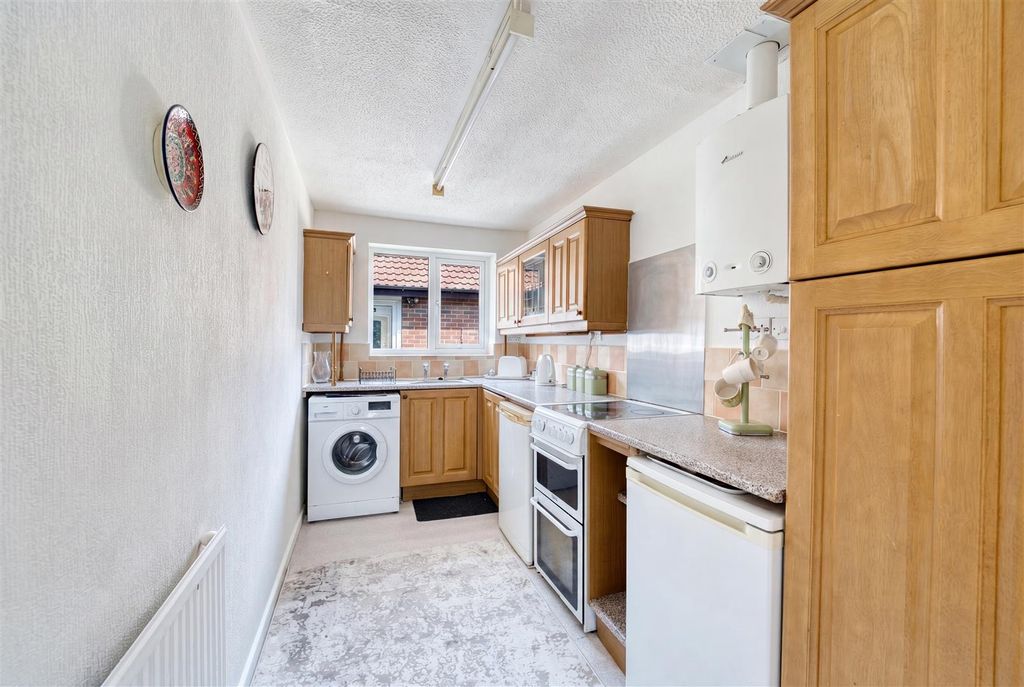 Property photo 3 of 13 Kitchen